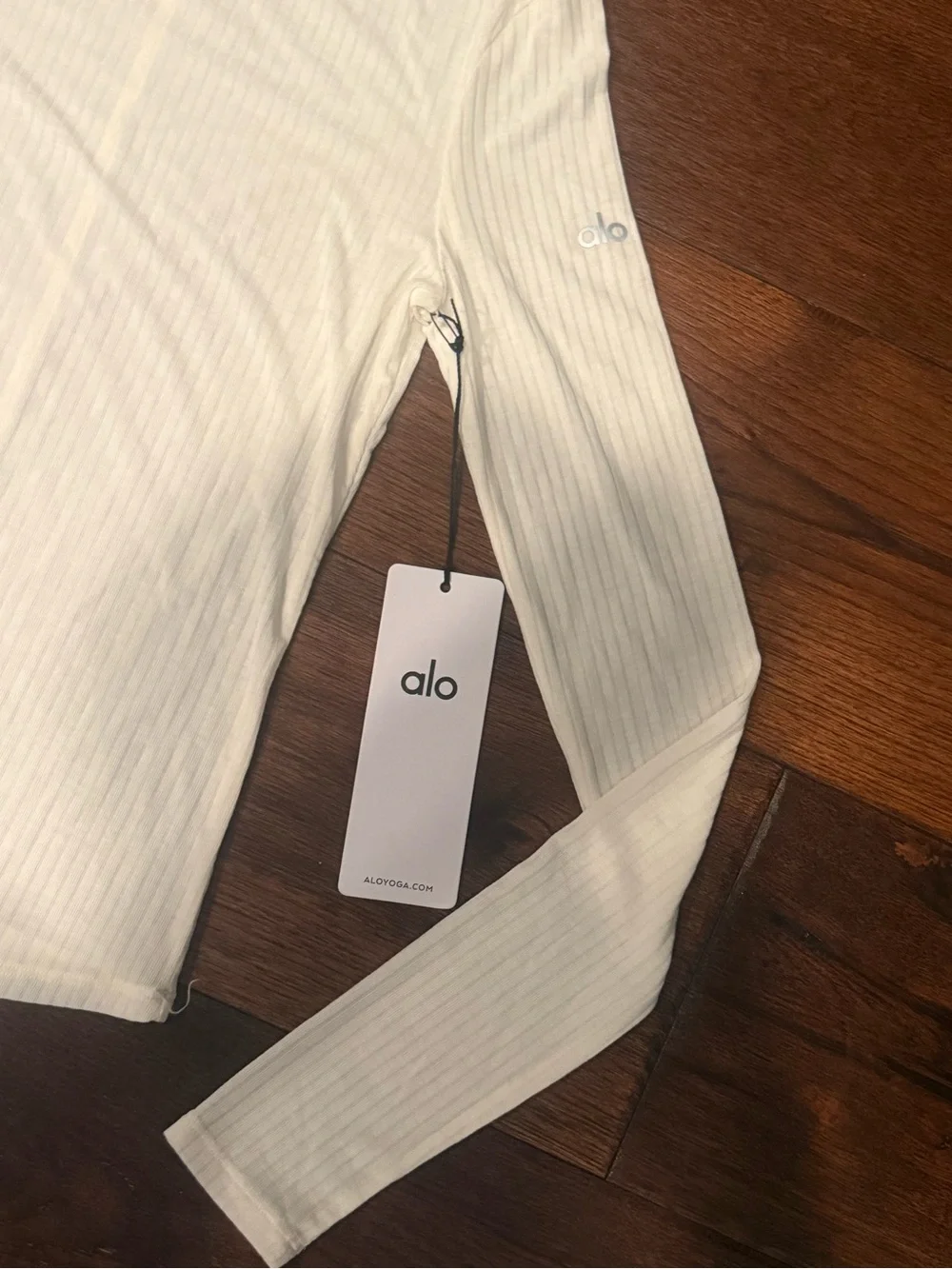 NWT ALO WOMENS RIBBED SEA-COAST LONG SLEEVE, SIZE XXS, CREAM